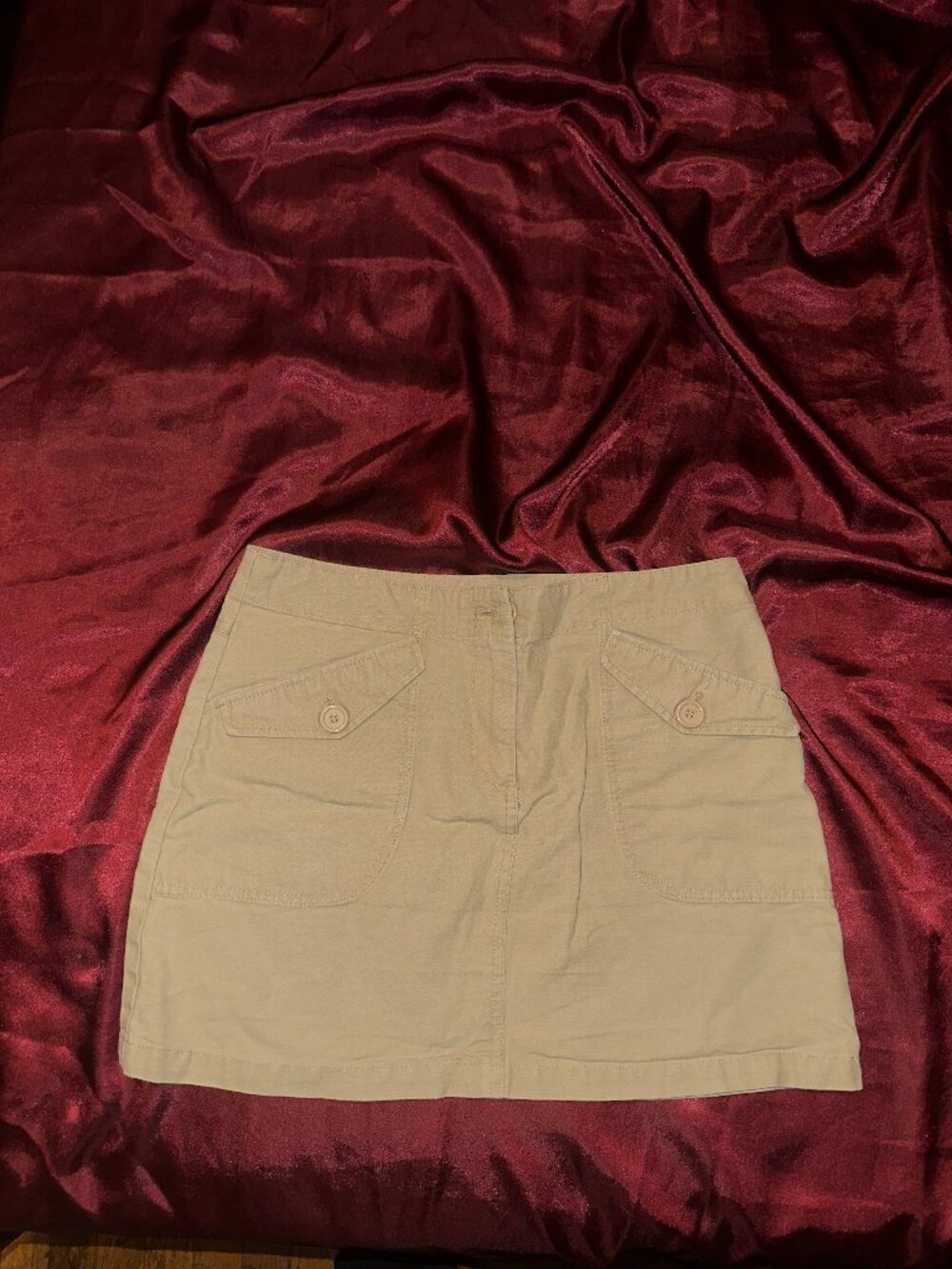 H&M Cream Mini Skirt with Front Pocket Detail - Picture 3 of 4